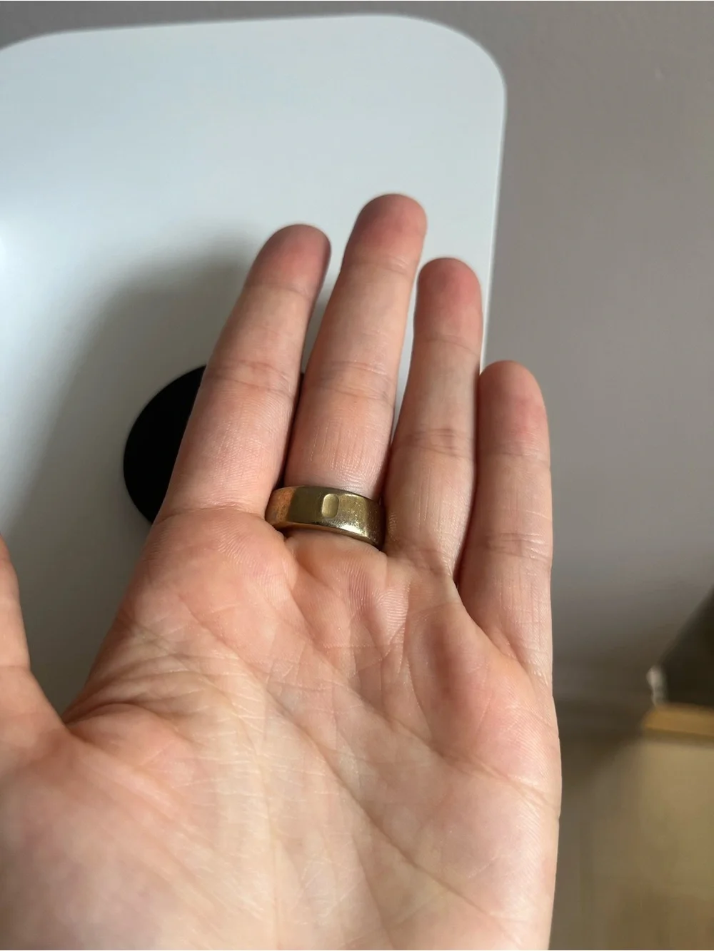 Oura ring 3 with charger